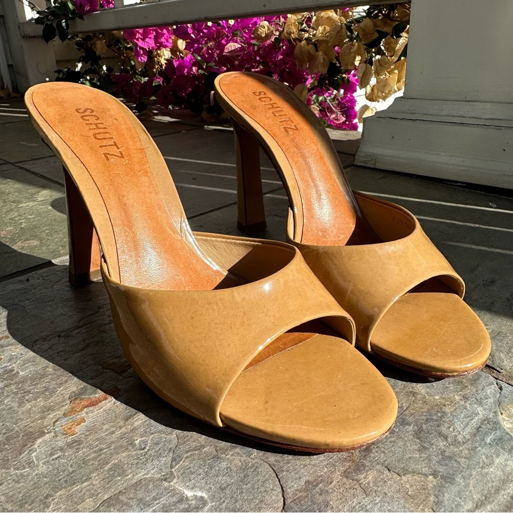 SCHUTZ Beige Heeled Mules